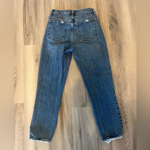 EUC A&F 25/0 The Mom High Rise Jeans - Picture 2 of 6